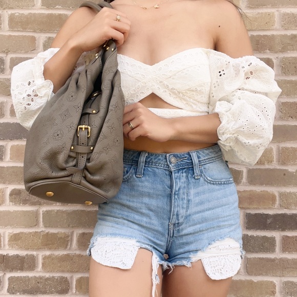 Louis Vuitton Monogram Mahina Neo Leather Hobo Monogram Perforated Gris Elephant - Picture 4 of 13